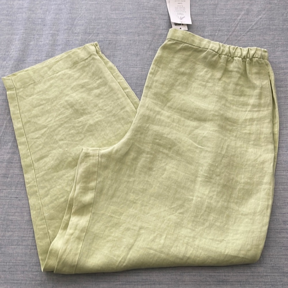 NWT Eileen fisher linen pant/capri. Size large.   Retail $108.00. Pretty citrus